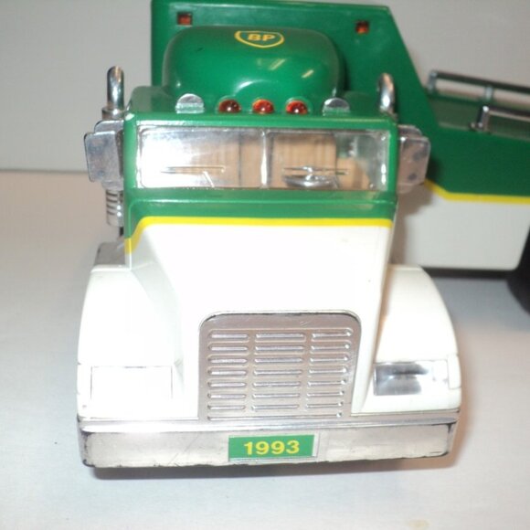 BP Oil Semi-Truck Race Car Carrier Limited Edition 1994 Toy 11 1/2" Long - Picture 4 of 9